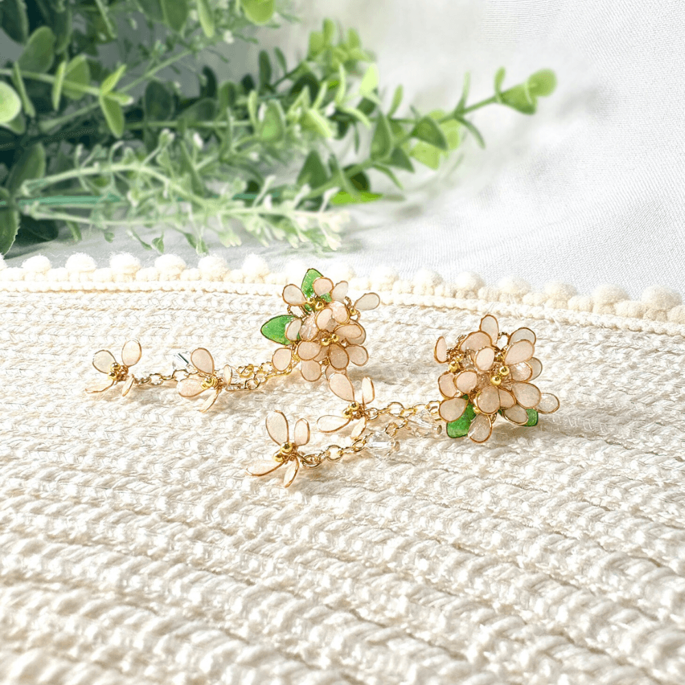 【銀木犀/ギンモクセイ】2wayピアス 秋の新作 揺れる白い花 金属アレルギー対応 サージカルステンレス 受注生産 | 6枚目